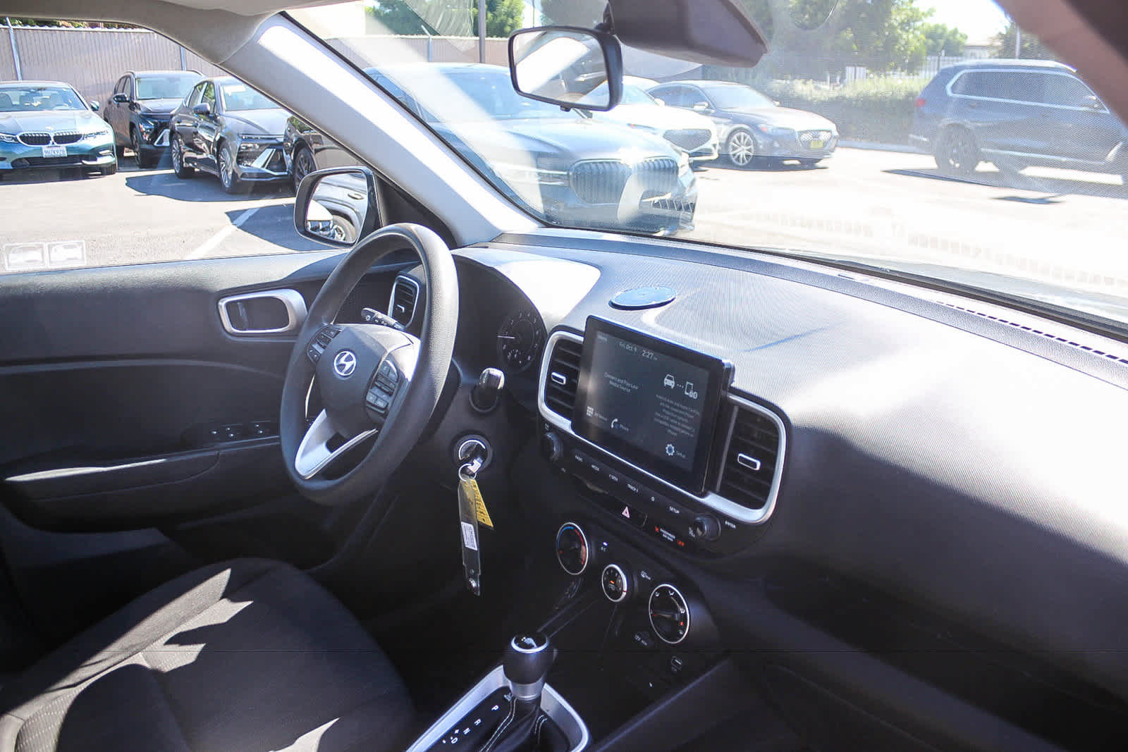 Used 2020 Hyundai Venue SE FWD image 21