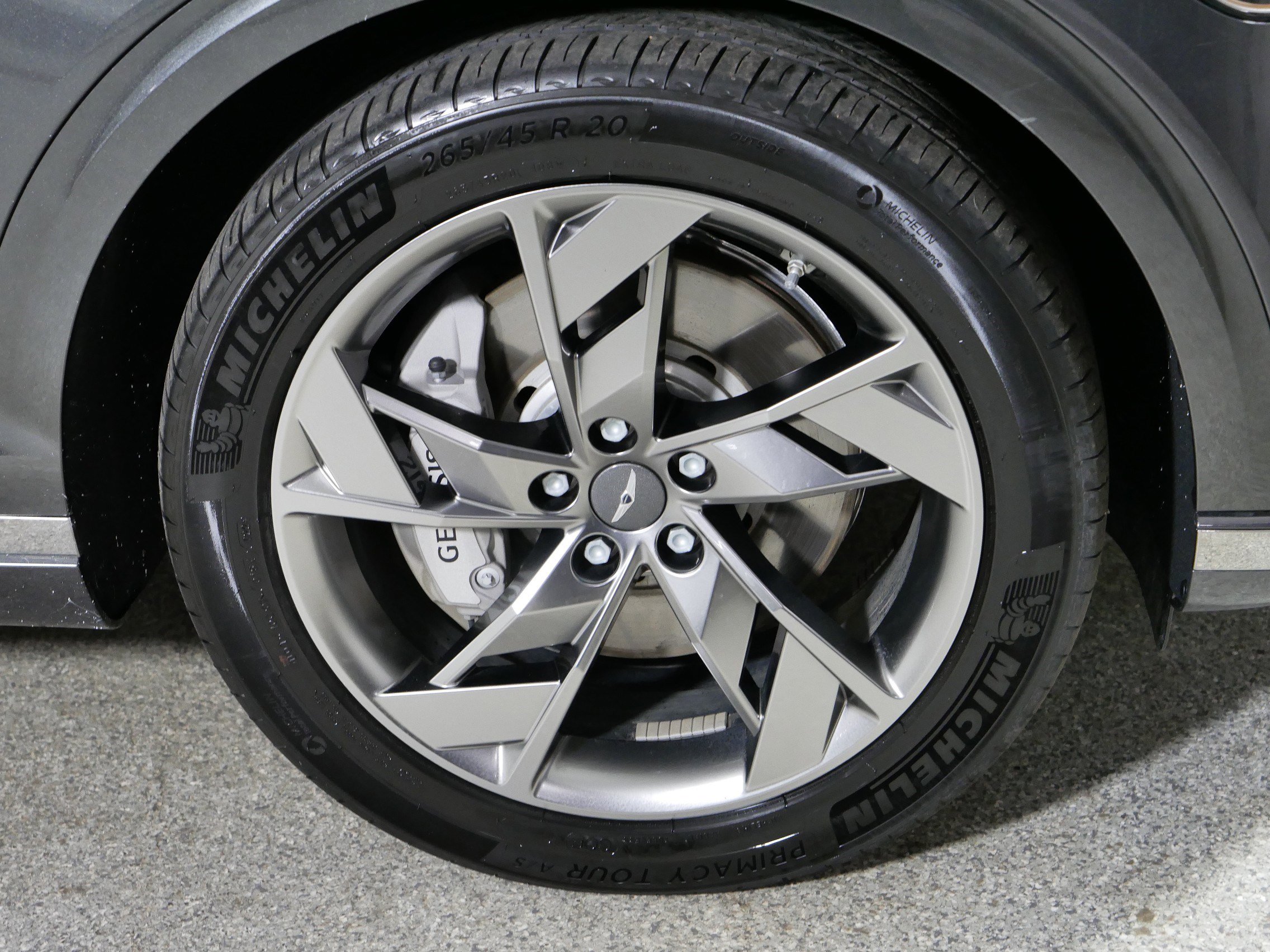 Certified 2025 Genesis Electrified GV70 AWD/4WD image 15