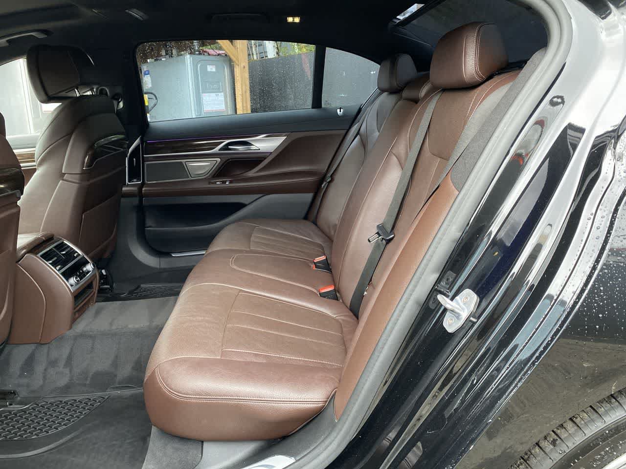 Used 2020 BMW 740i w/ M Sport Package RWD image 17