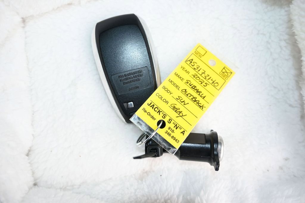 Used 2025 Subaru Outback Premium AWD/4WD image 22