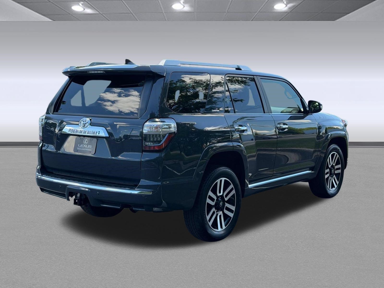 Used 2024 Toyota 4Runner Limited AWD/4WD image 9