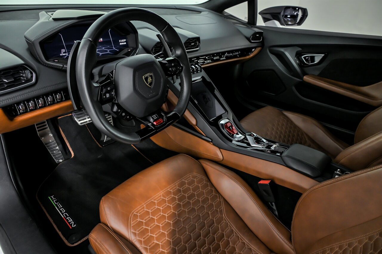 Used 2020 Lamborghini Huracan EVO AWD/4WD image 22