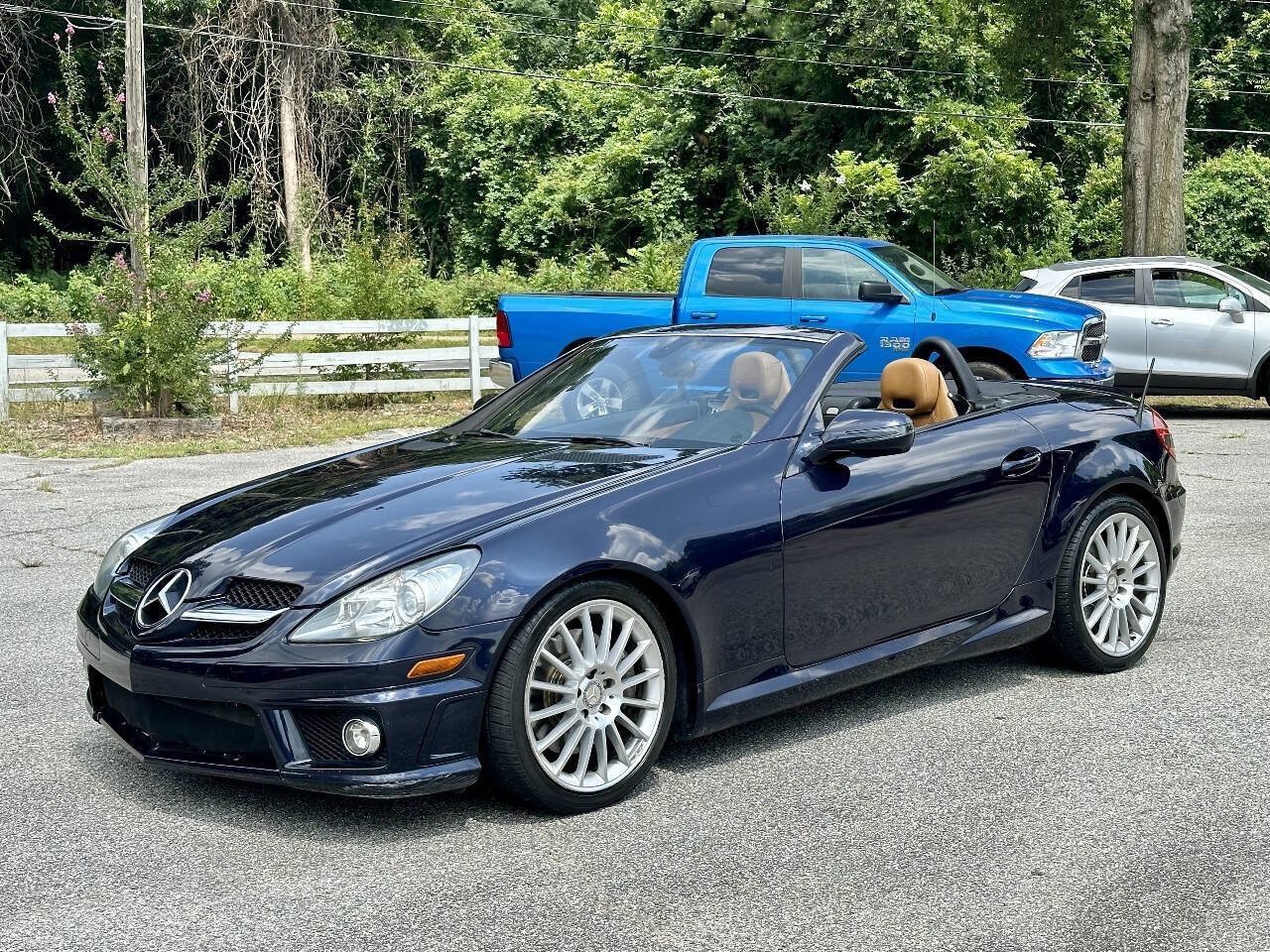 Used 2011 Mercedes-Benz SLK 350 w/ Multimedia Pkg image 3