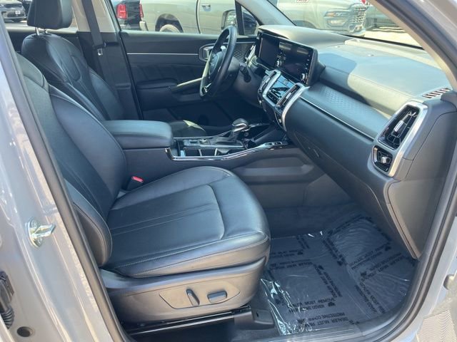 Used 2023 Kia Sorento SX AWD/4WD image 14