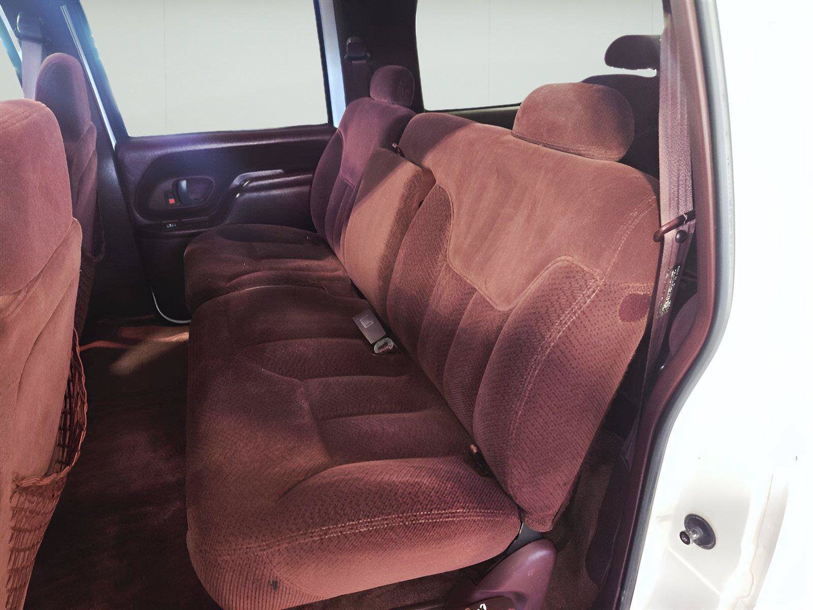 Used 1999 GMC Suburban 4WD w/ Marketing Opt Pkg 2 image 28