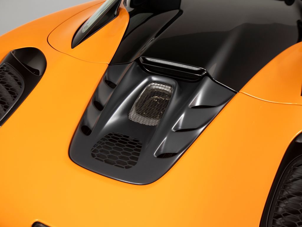 Used 2025 McLaren Artura Spider image 48