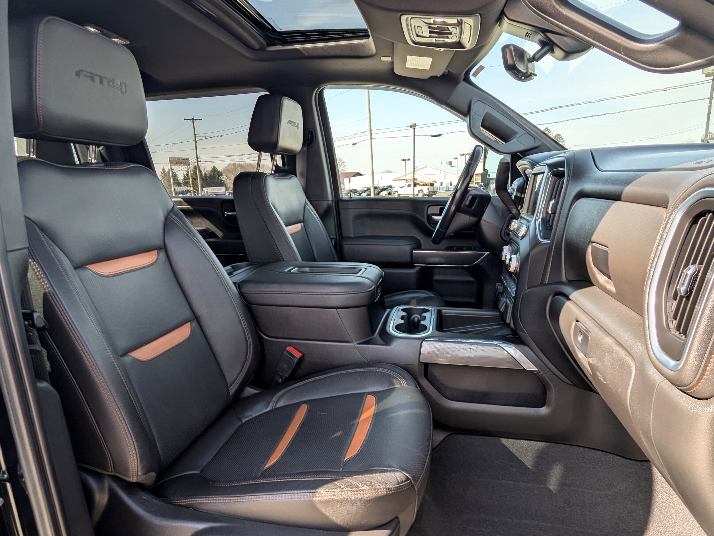 Used 2022 GMC Sierra 2500 AT4 w/ AT4 Premium Plus Package AWD/4WD image 11