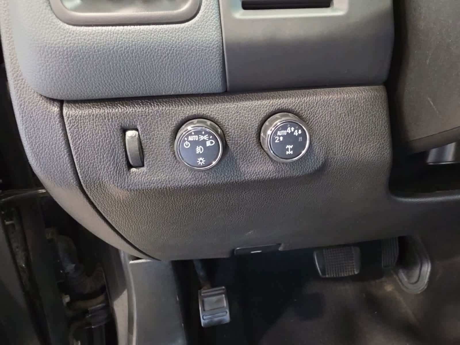 Used 2022 Chevrolet Colorado Z71 AWD/4WD image 21