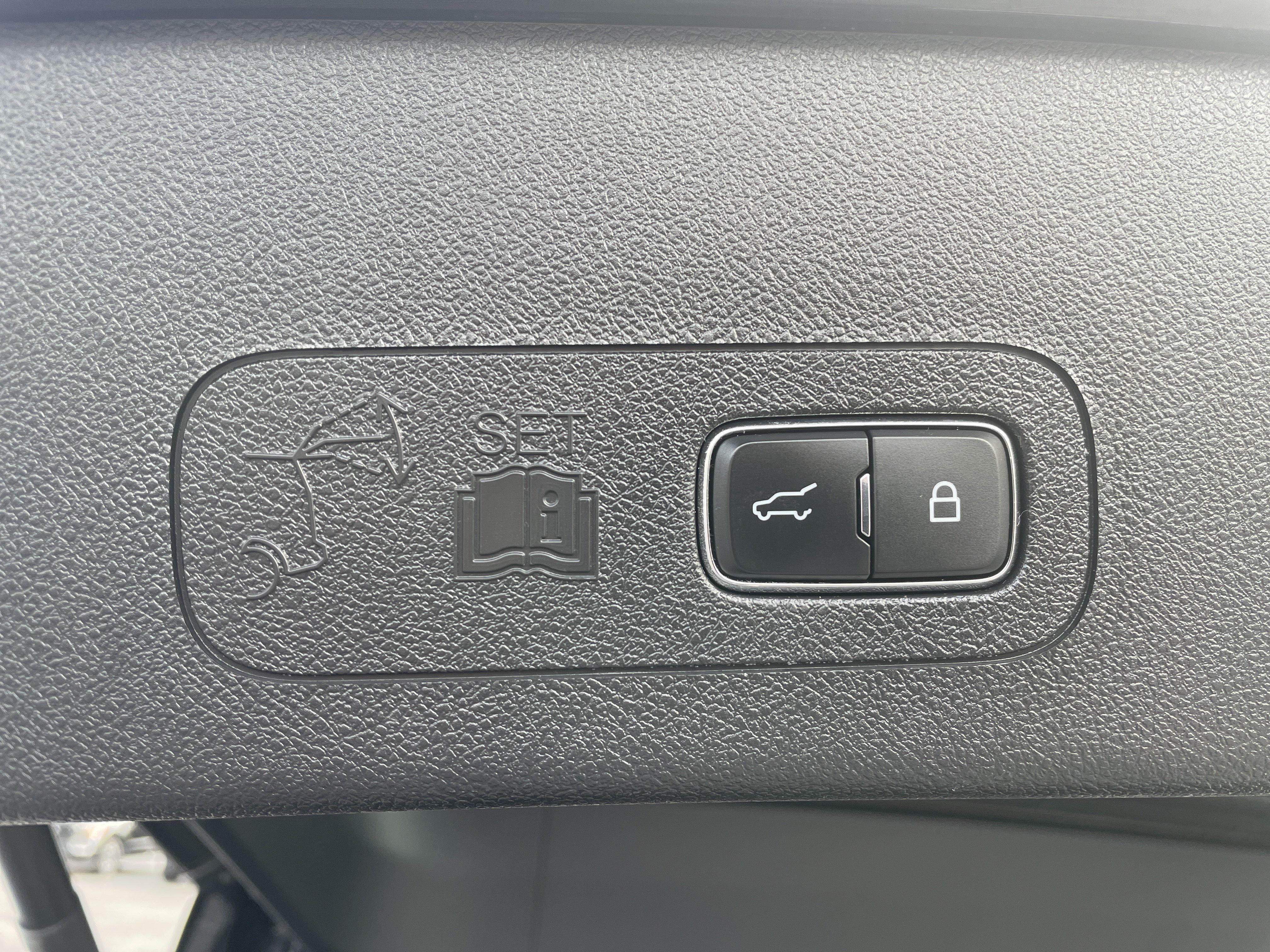 Used 2023 Lincoln Aviator Reserve AWD/4WD image 39
