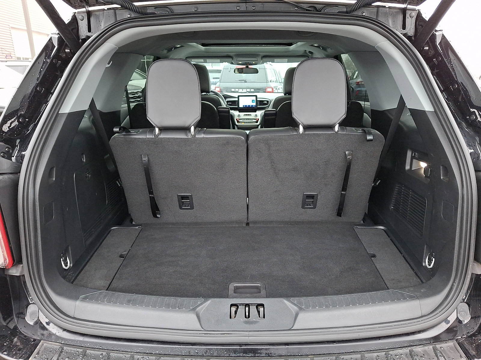 Certified 2023 Ford Explorer XLT w/ Equipment Group 202A AWD/4WD image 34