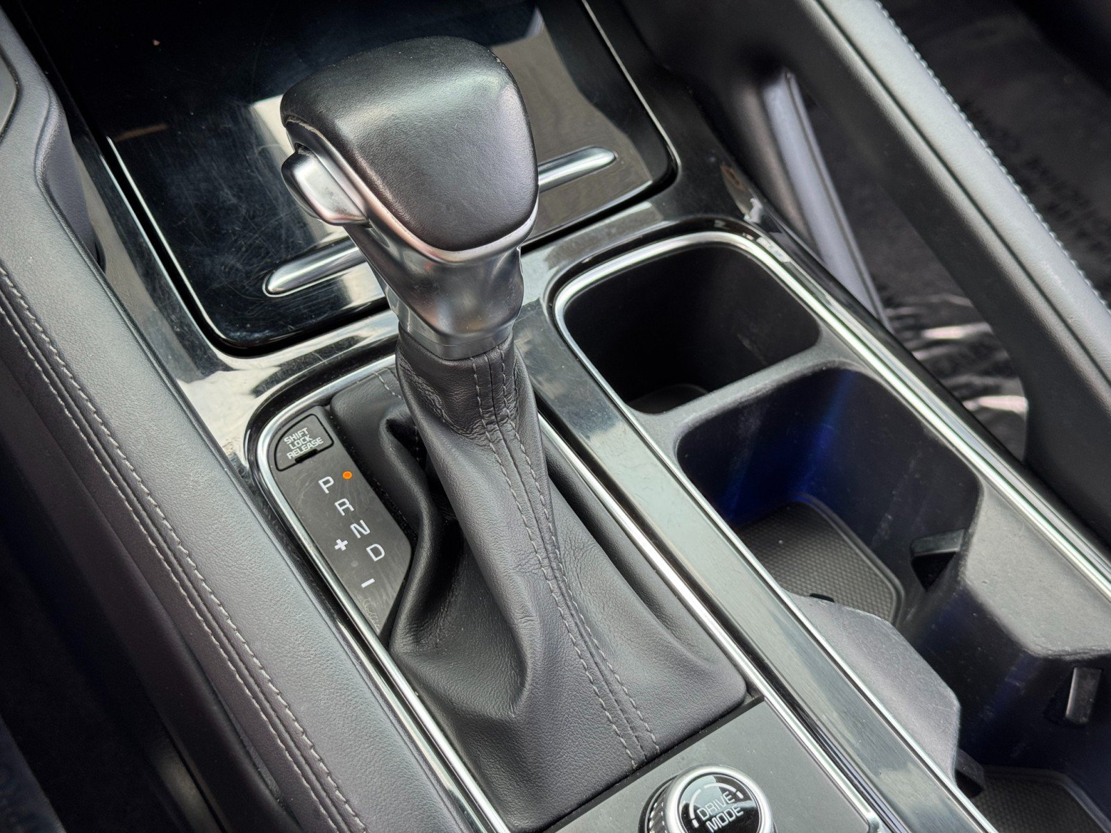 Used 2020 Kia Telluride SX w/ Towing Package FWD image 30