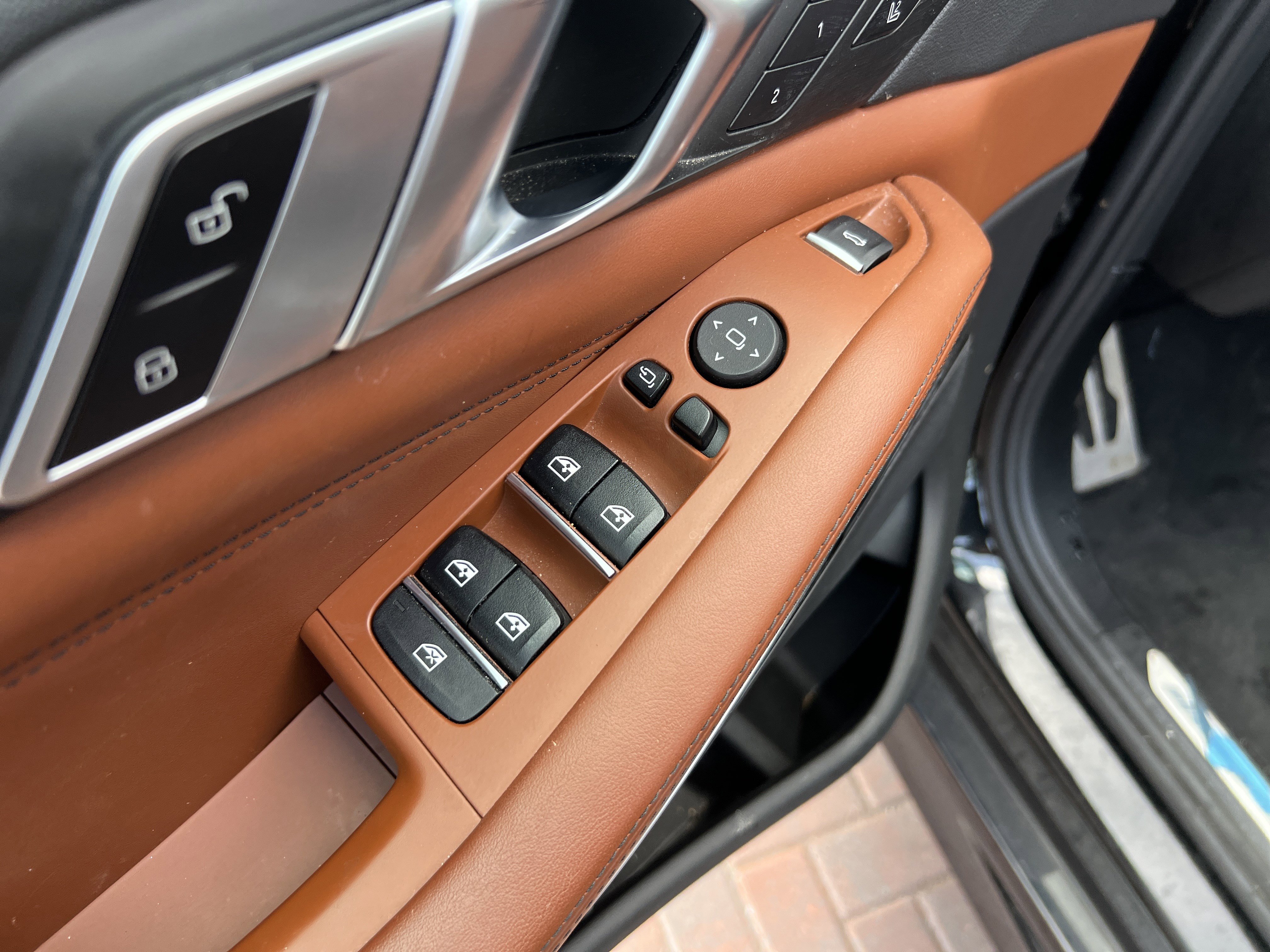 Certified 2022 BMW X5 xDrive40i w/ M Sport Package AWD/4WD image 15