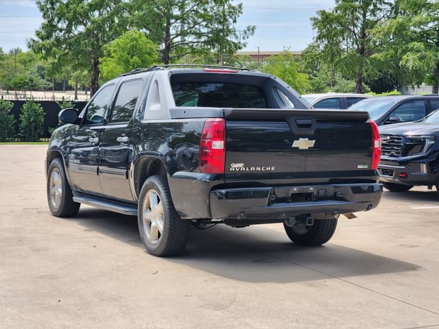 Used 2011 Chevrolet Avalanche LT w/ Texas Edition RWD image 7