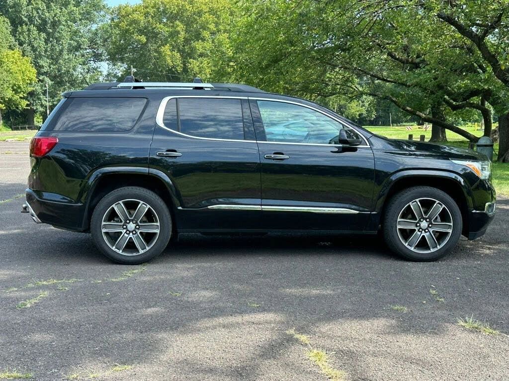 Used 2019 GMC Acadia Denali w/ Technology Package image 2