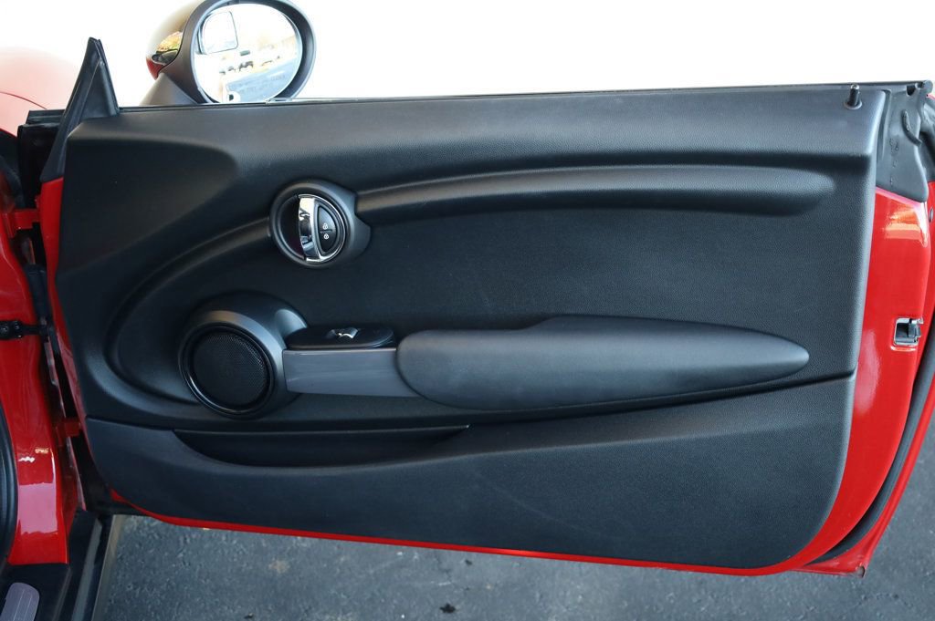 Used 2014 MINI Cooper 2-Door Hardtop image 17