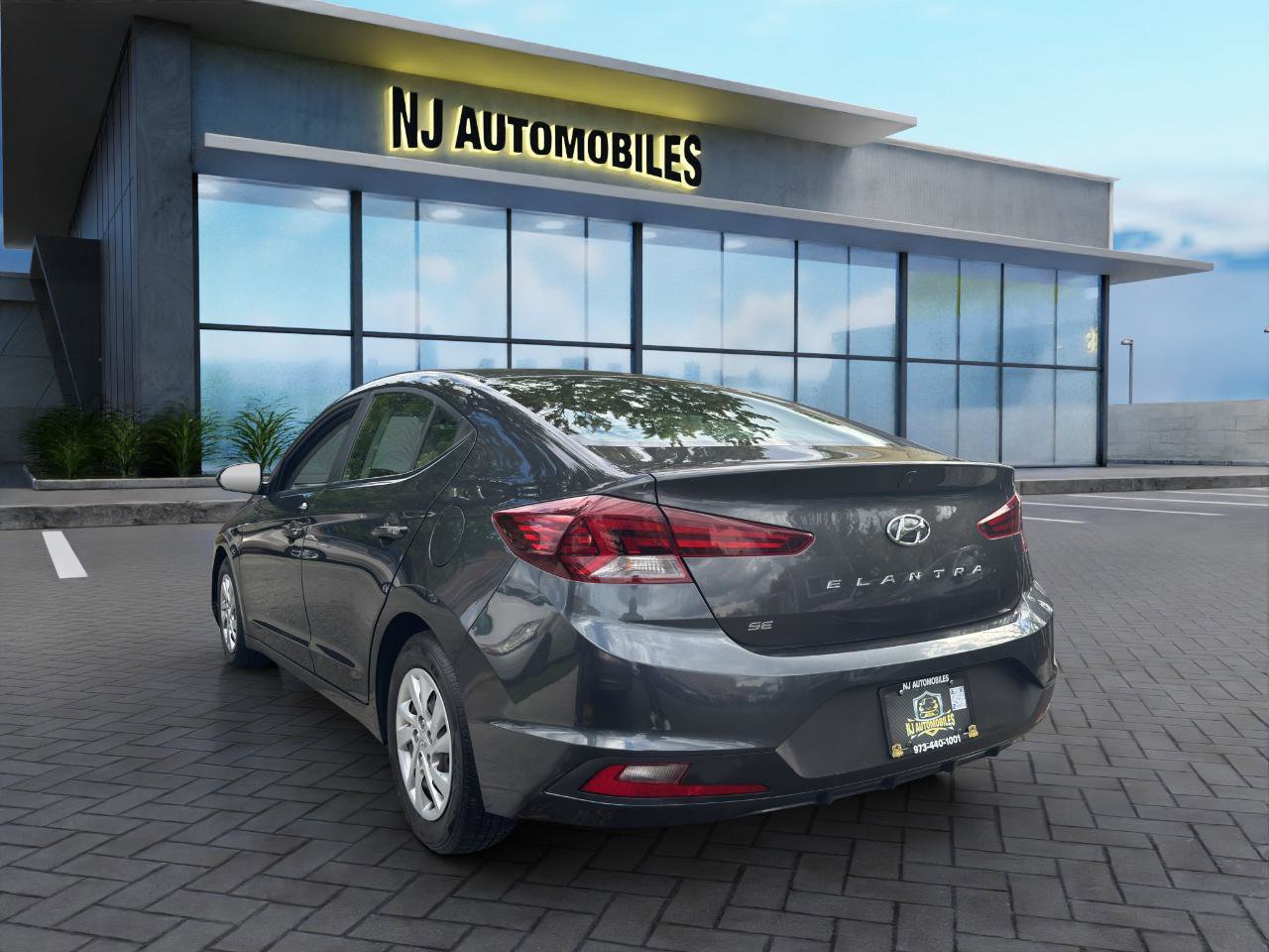 Used 2020 Hyundai Elantra SE FWD image 5