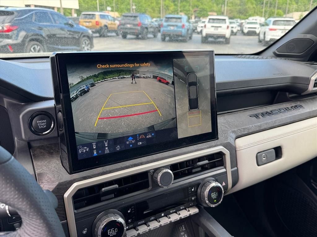 Used 2024 Toyota Tacoma Limited w/ Limited Package (LT) AWD/4WD image 27