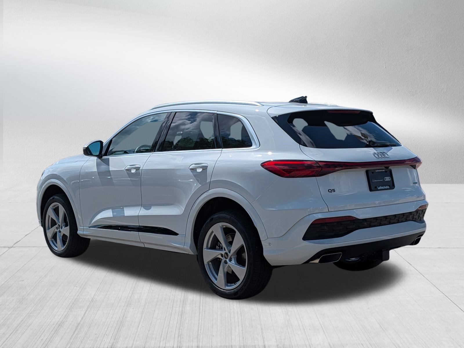 Certified 2025 Audi Q5 Premium Plus w/ Premium Plus AWD/4WD image 5