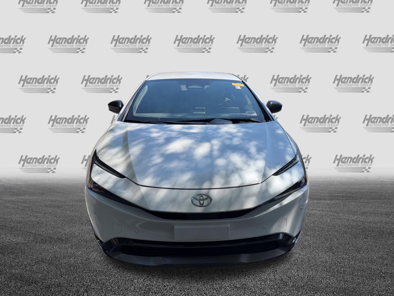 Used 2024 Toyota Prius XLE FWD image 3