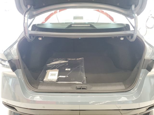 New 2026 Nissan Sentra SR w/ SR Premium Package FWD image 33