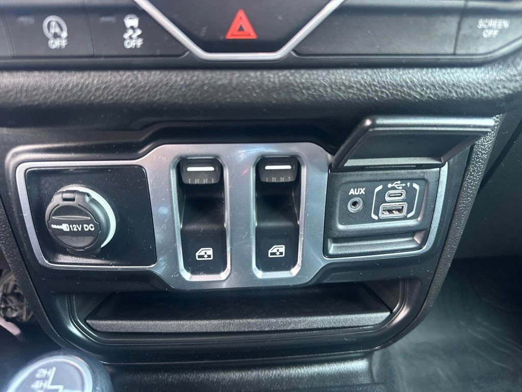 Used 2025 Jeep Wrangler Sport AWD/4WD image 21