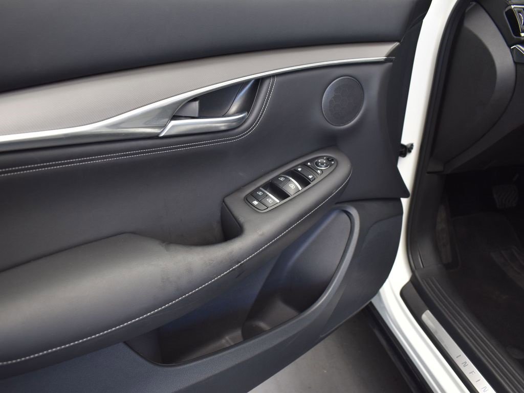 Used 2023 INFINITI QX55 Luxe w/ Cargo Package image 11