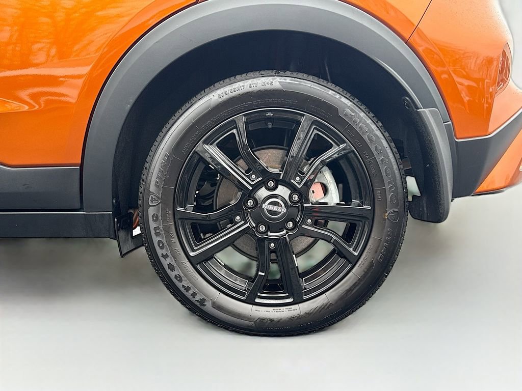 Used 2023 Nissan Kicks SR w/ SR Premium Package image 30