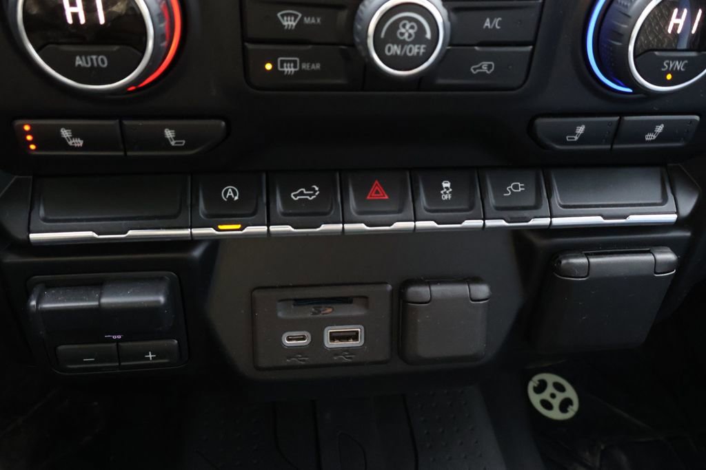 Used 2020 Chevrolet Silverado 1500 LT w/ All-Star Edition image 28