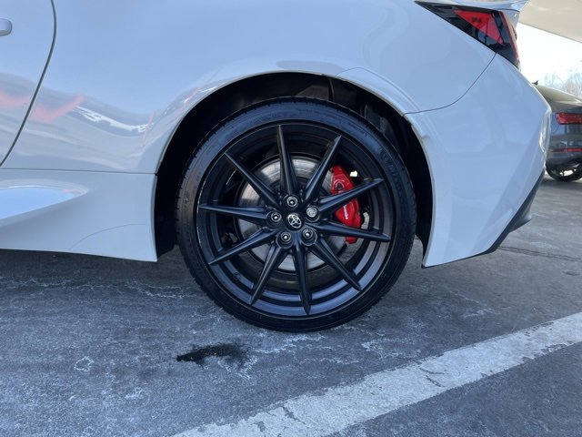 Used 2025 Toyota GR86 Premium w/ Performance Package image 29