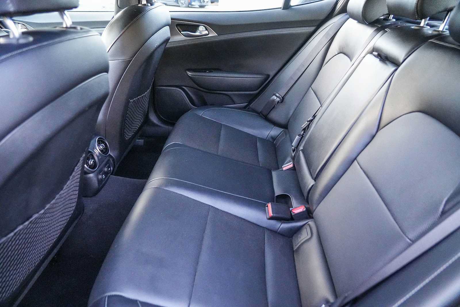 Used 2022 Kia Stinger GT1 AWD/4WD image 19