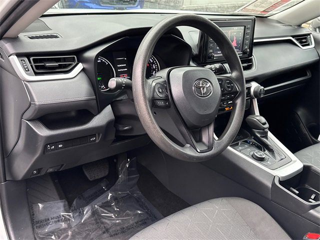 Used 2022 Toyota RAV4 XLE image 19
