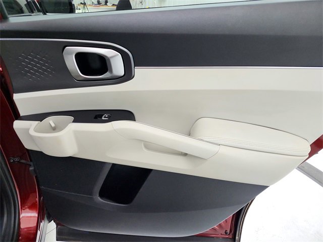 Used 2025 Kia Sorento S w/ Panoramic Sunroof Package image 37