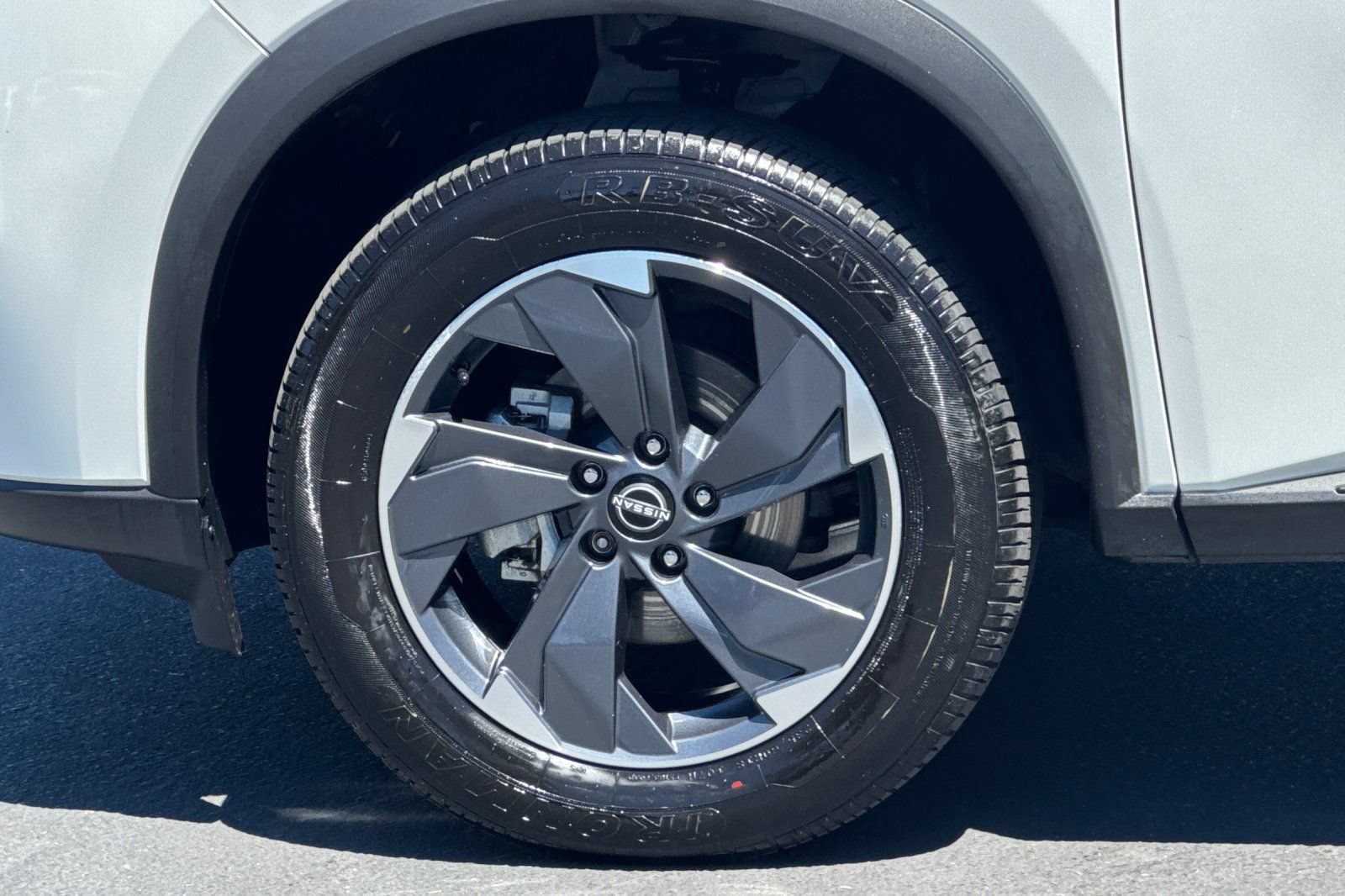 Used 2024 Nissan Rogue SV FWD image 31