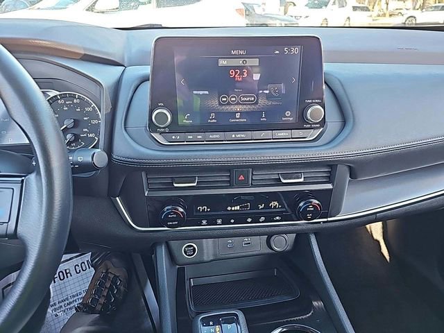 Used 2023 Nissan Rogue SV image 6