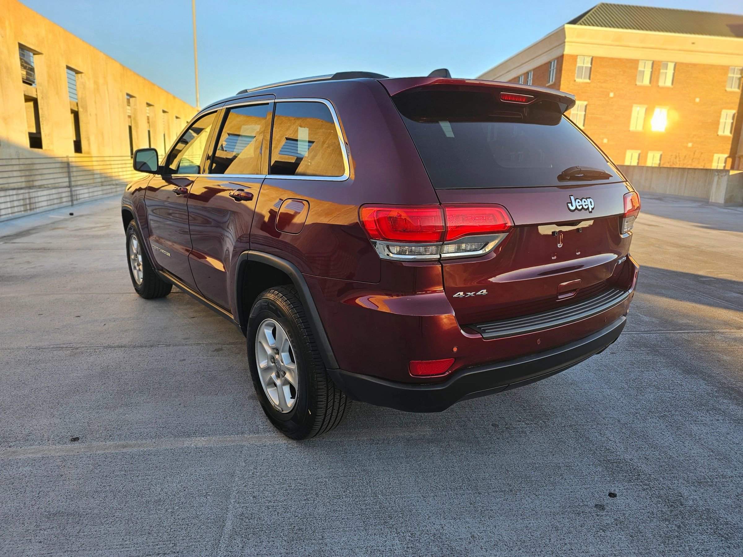 Used 2016 Jeep Grand Cherokee Laredo w/ Quick Order Package 23E image 4