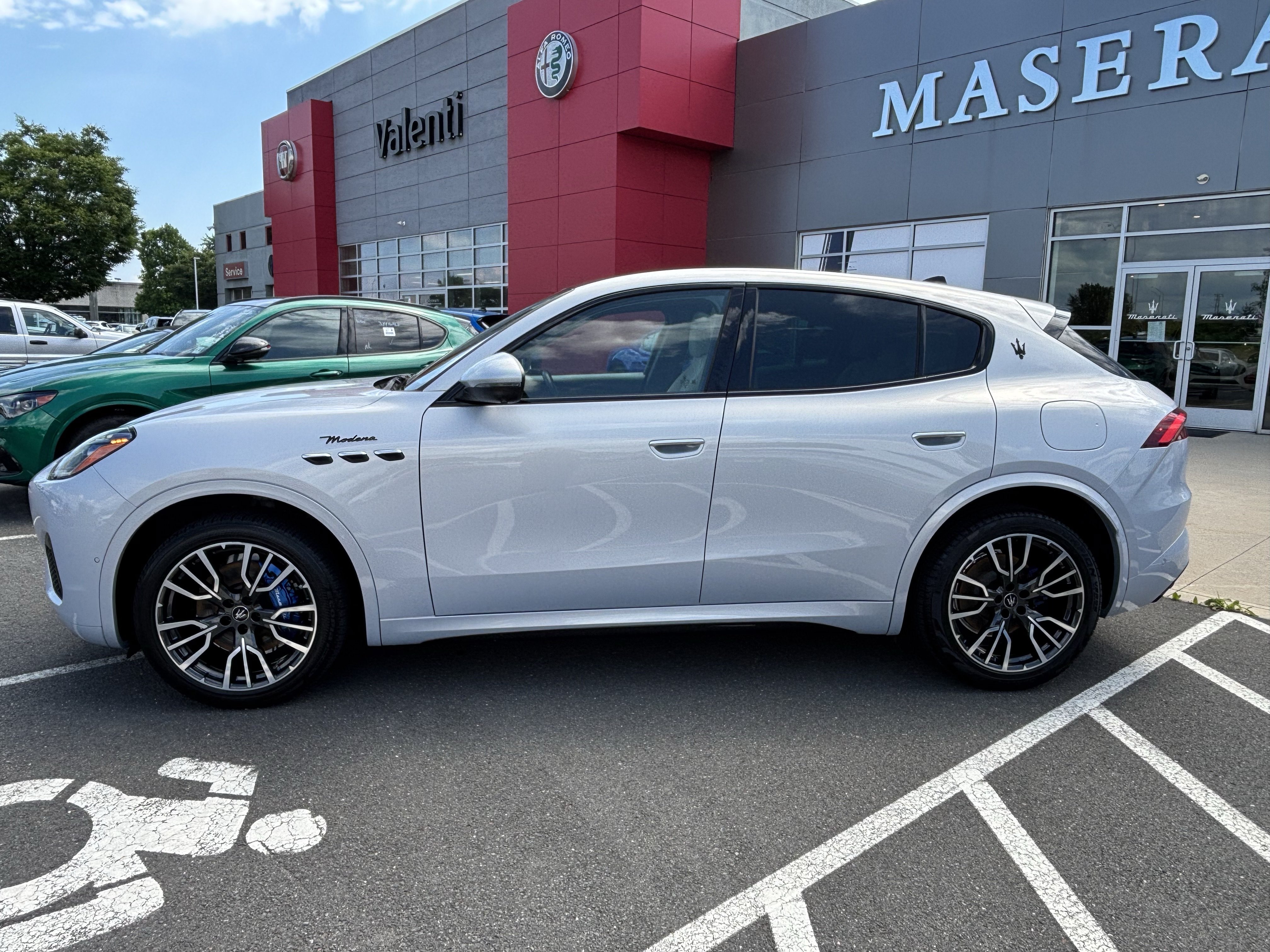 Used 2023 Maserati Grecale Modena AWD/4WD image 4