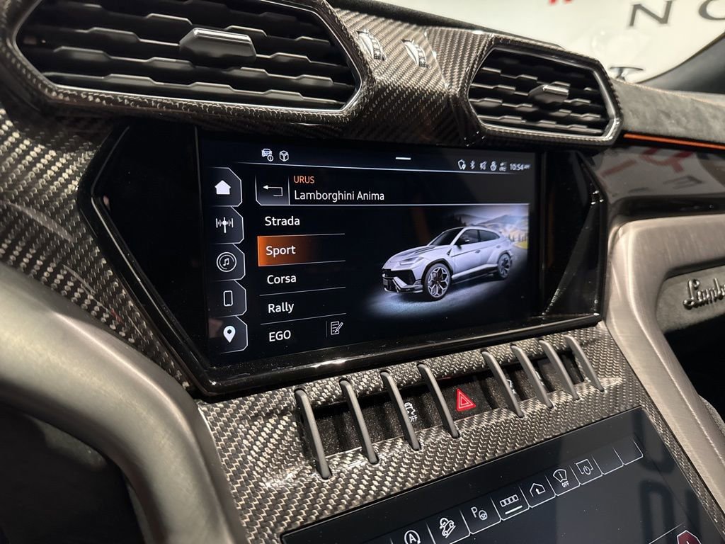 Used 2023 Lamborghini Urus Performante image 42