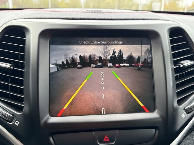 Used 2016 Jeep Cherokee Trailhawk AWD/4WD image 27