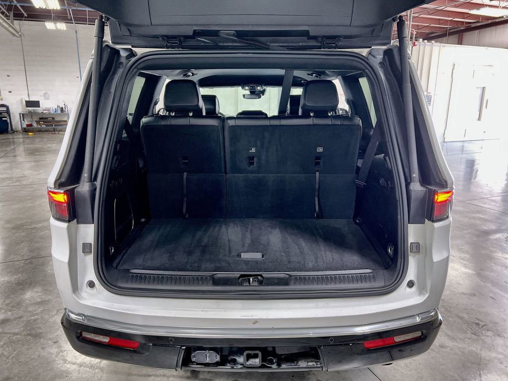 Used 2024 Jeep Wagoneer Series II w/ Flexible Seating Group AWD/4WD image 27