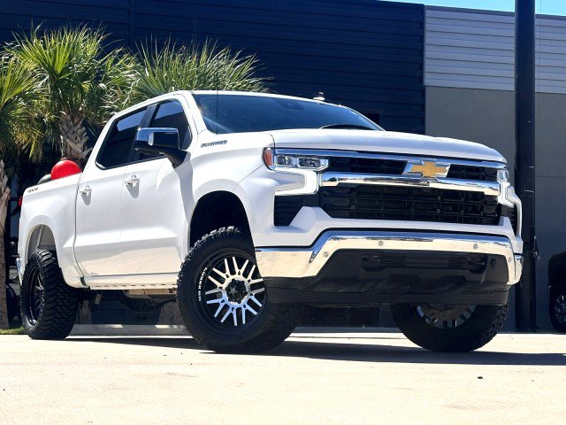 Used 2025 Chevrolet Silverado 1500 LT w/ Safety Package AWD/4WD image 5
