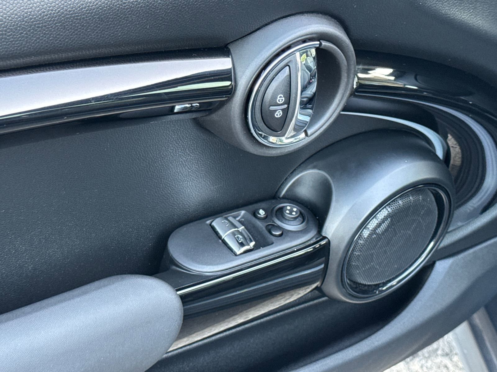 Used 2023 MINI Cooper SE image 18