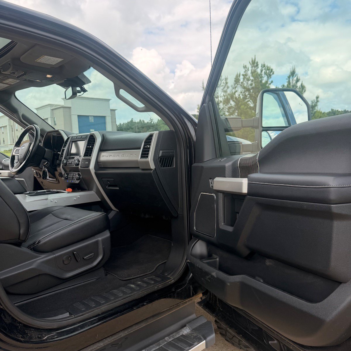 Used 2021 Ford F250 Lariat w/ Chrome Package AWD/4WD image 29