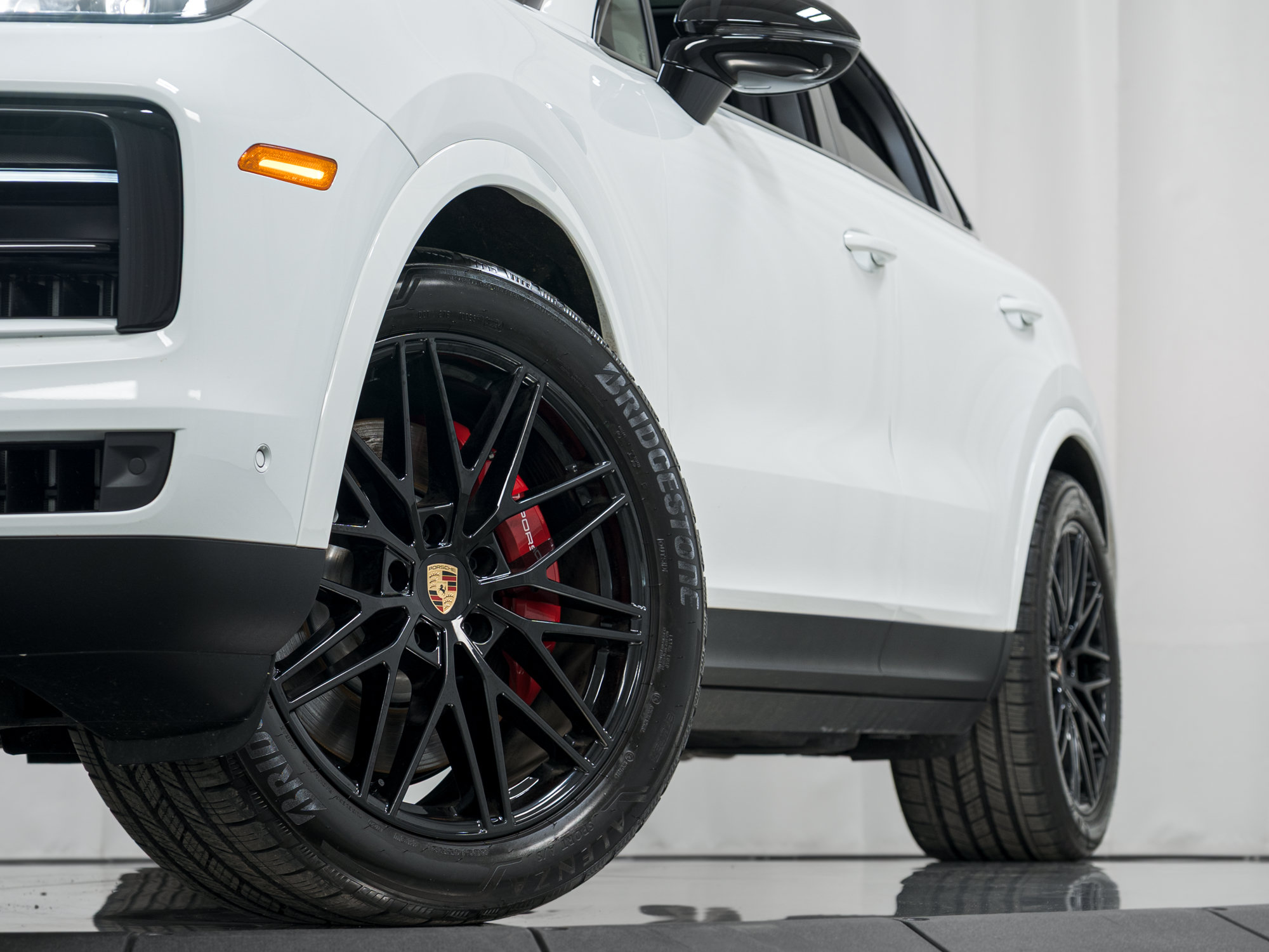Used 2025 Porsche Cayenne S AWD/4WD image 30