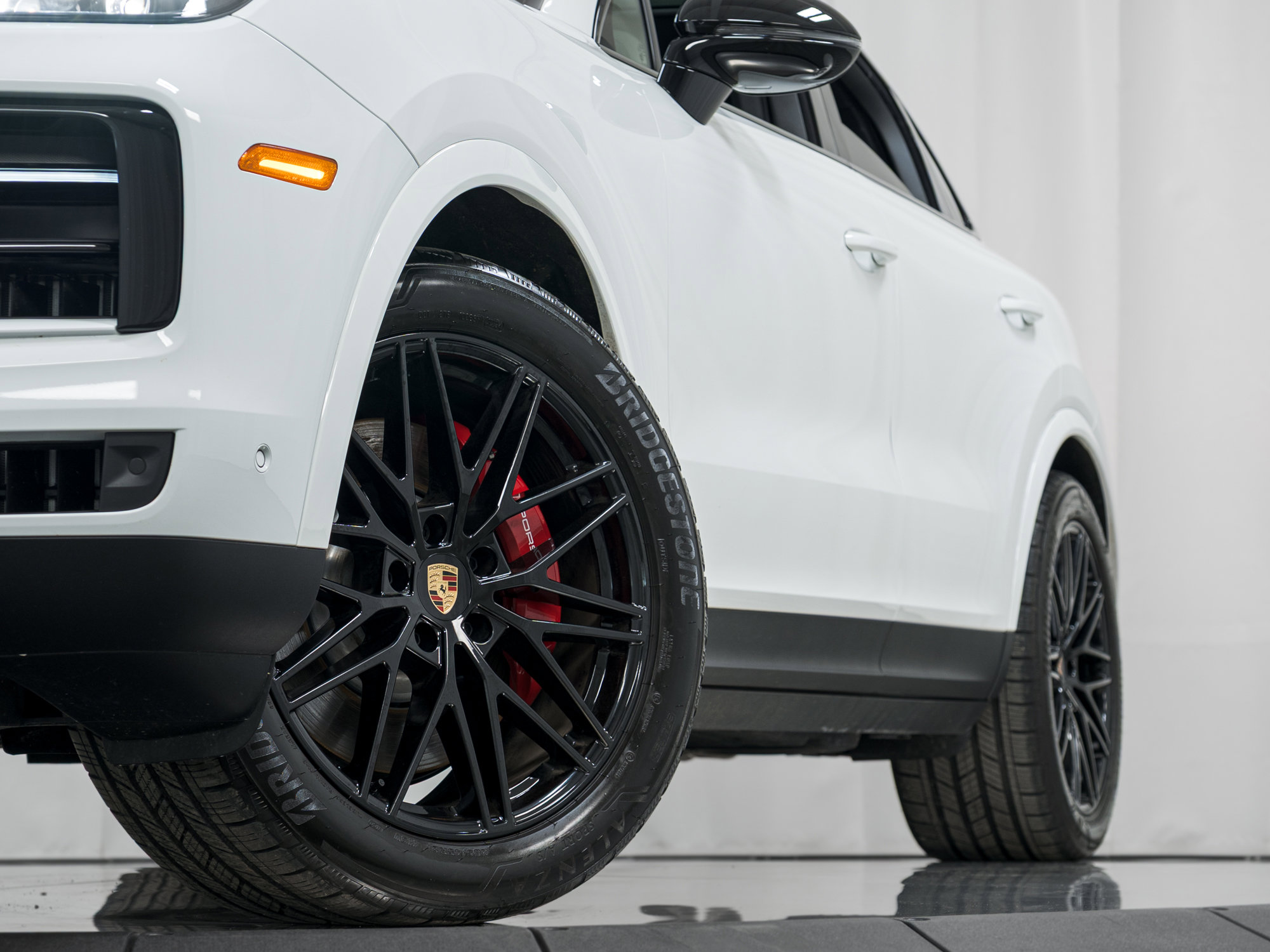 Used 2025 Porsche Cayenne S image 30