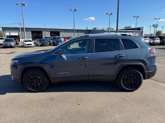 Used 2021 Jeep Cherokee Latitude Lux w/ Sun & Sound Group AWD/4WD image 3