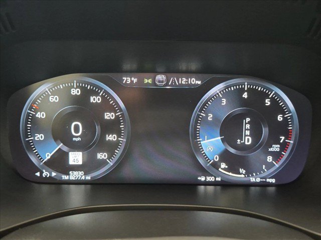 Used 2021 Volvo XC60 T5 Momentum w/ Premium Package FWD image 11