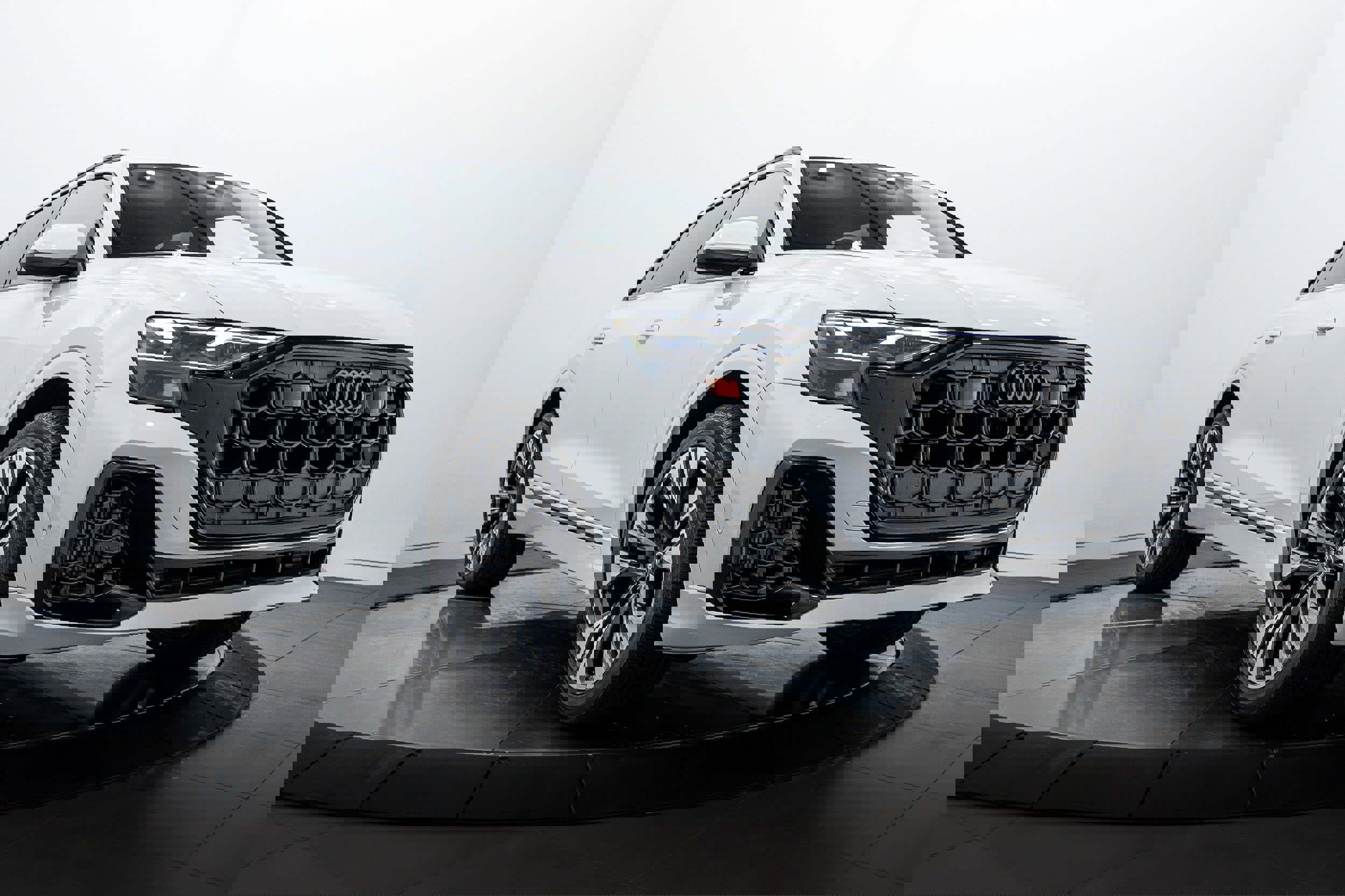 New 2025 Audi Q8 Premium Plus