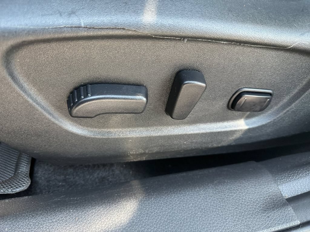 Used 2018 Nissan Rogue SL w/ Premium Package FWD image 31