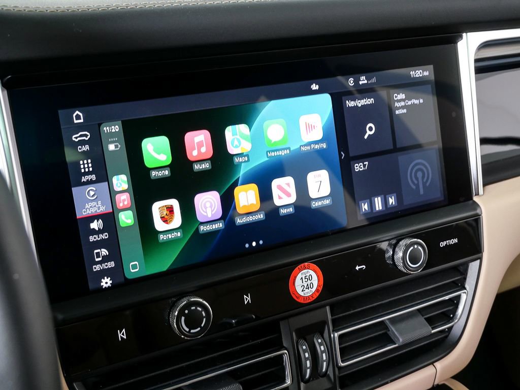 Certified 2023 Porsche Macan Turbo AWD/4WD image 16