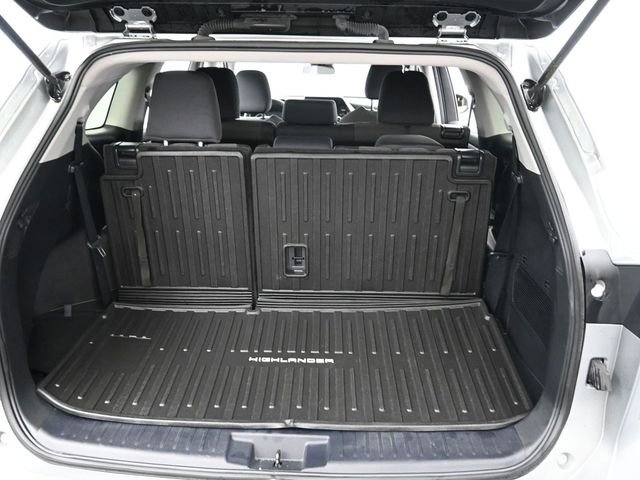 Used 2023 Toyota Highlander L image 27